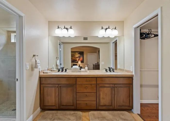 Stylish In Scottsdale-heatedpool And Hottub Holiday home