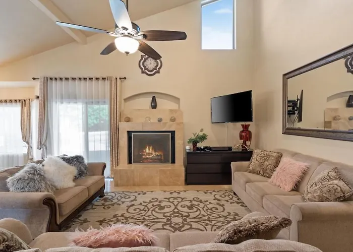 Stylish In Scottsdale-heatedpool And Hottub Holiday home *